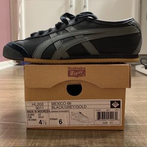 Onitsuka Tiger by Asics size 6 women or 4.5 kids